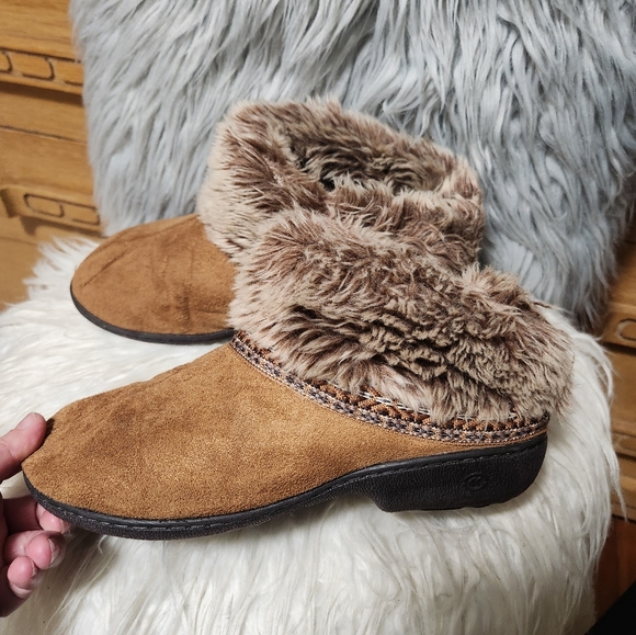 isotoner Shoes - Isotoner/ Microsuede Slippers